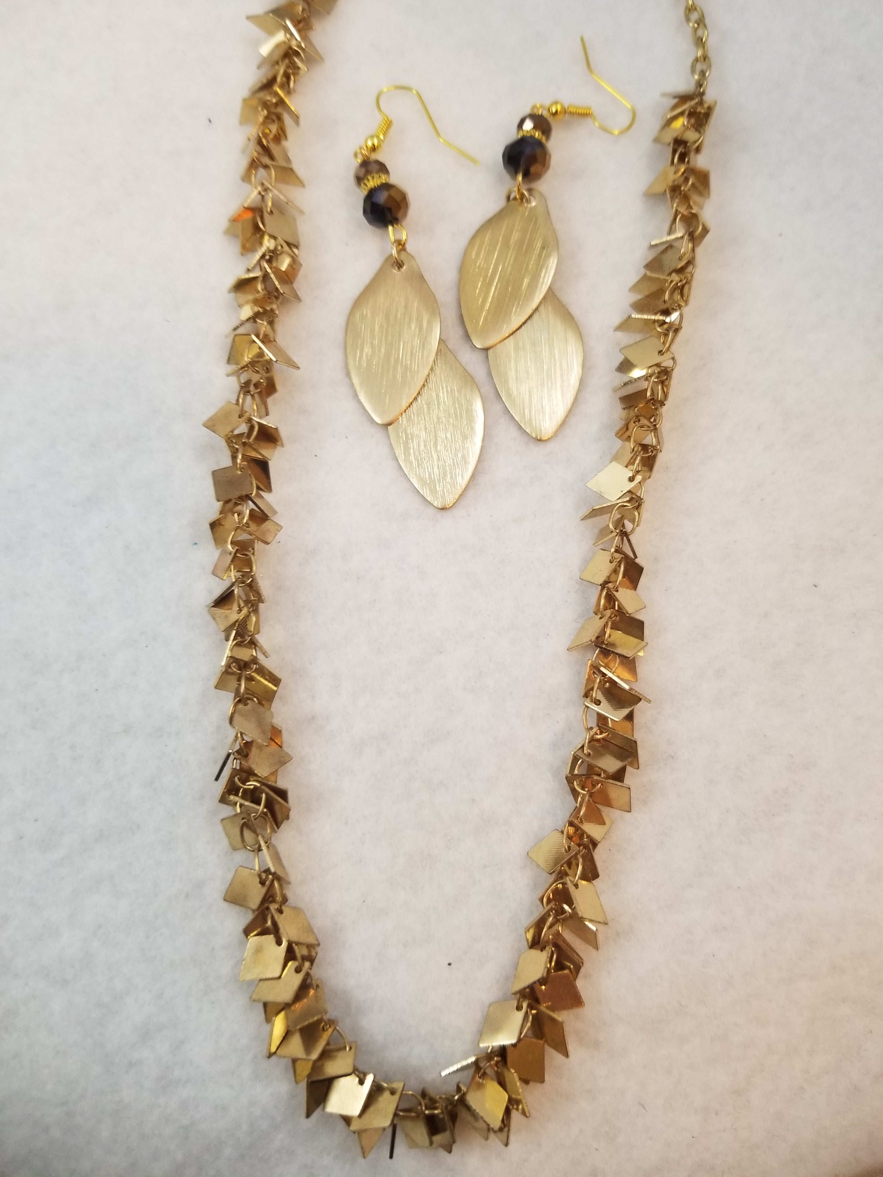 Golden Diamonds Necklace with Earrings