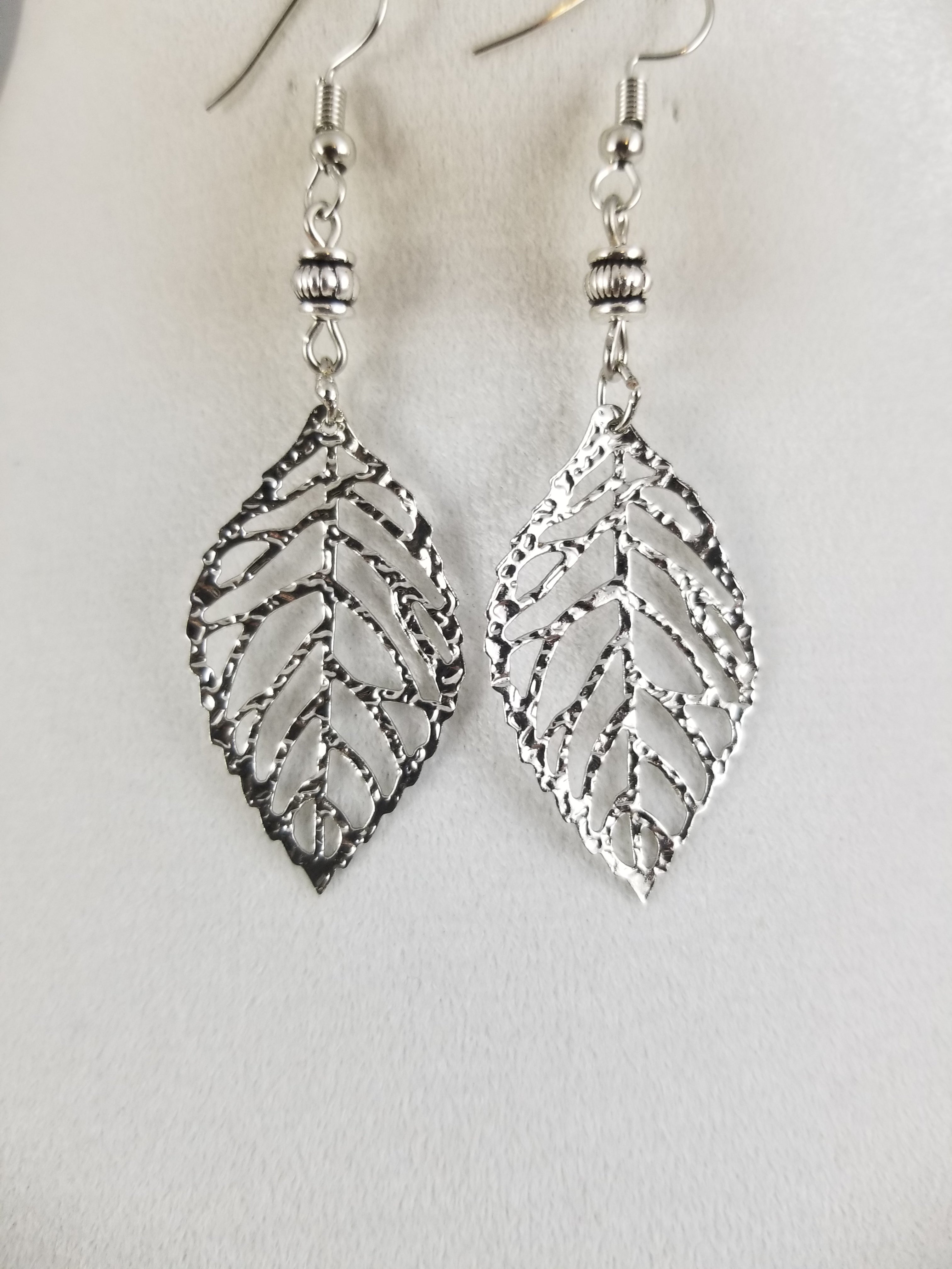 Silvery Leaf Necklace with Earrings